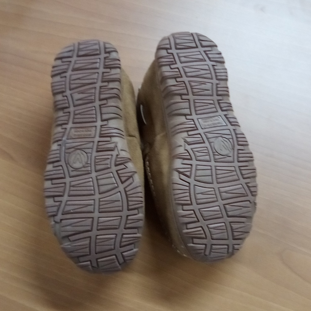 Amazon essentials slippers - Picture 4 of 5